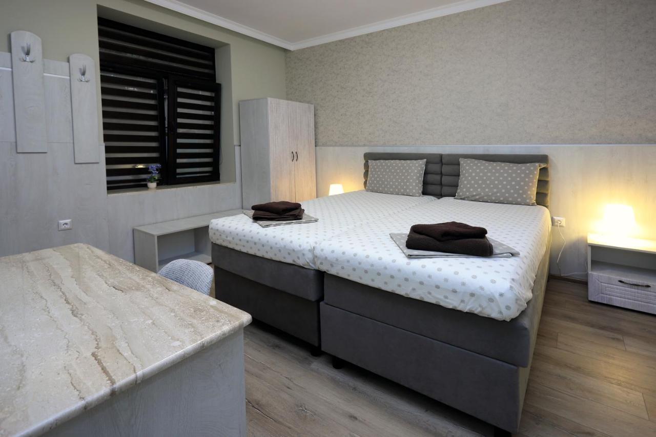 Къща За Гости Кребс Guesthousekrebs Schumen Exterior foto