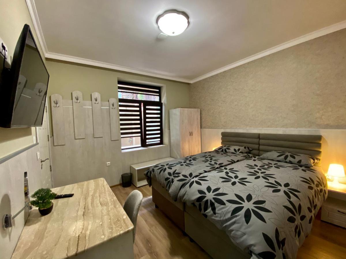 Къща За Гости Кребс Guesthousekrebs Schumen Exterior foto